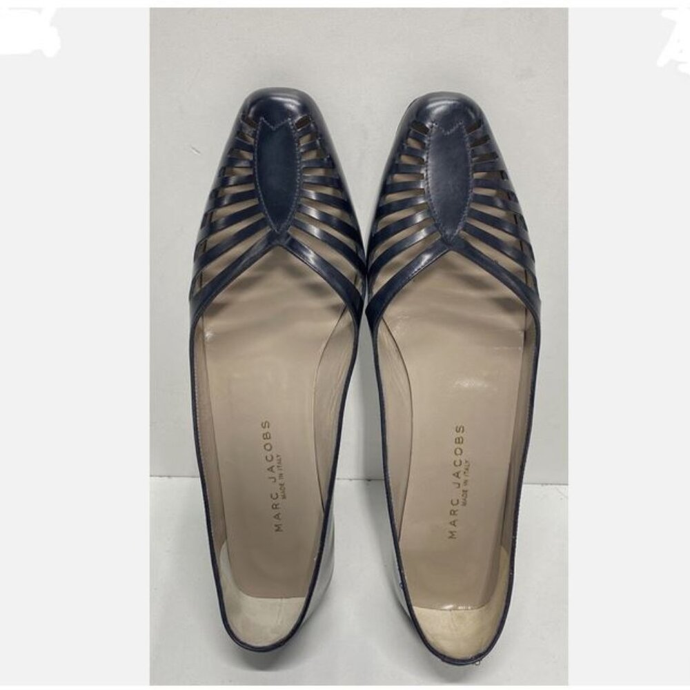 ISO: Marc Jacobs Cutout flats in 40, 41, 42 (sizes 10 and up)